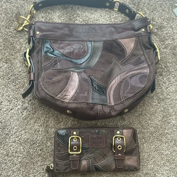 COACH Signature Zoe Mosaic Patchwork Hobo Bag and Wallet - Picture 2 of 14
